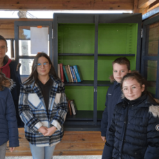 Mise en place d’une boîte à livre à l’arrêt de car